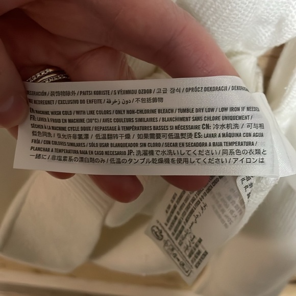 Abercrombie & Fitch size M White Long Sleeve Crewneck Soft and Stretchy Sweater - Picture 7 of 8